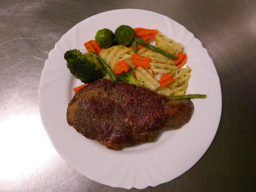 Steak z krkovice se zeleninou